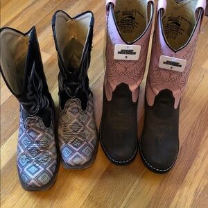 Set of cowgirl boots